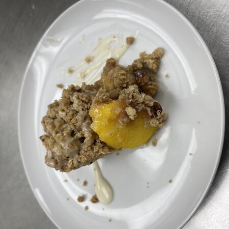 Fresh peach and blueberry crumble